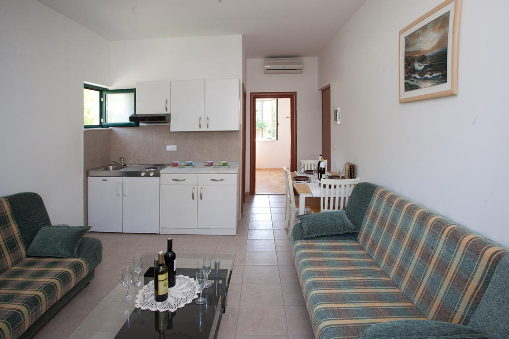 Yacht Beach Apartments Kaštela Δωμάτιο φωτογραφία