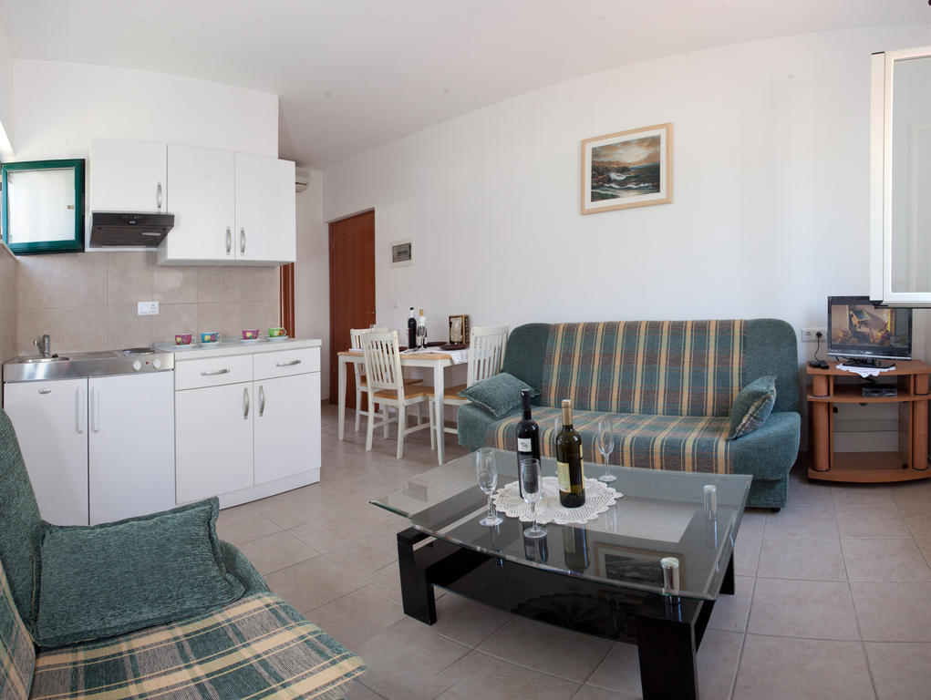 Yacht Beach Apartments Kaštela Δωμάτιο φωτογραφία