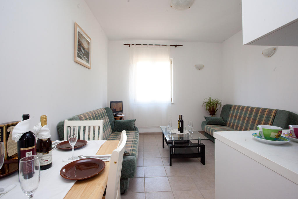 Yacht Beach Apartments Kaštela Δωμάτιο φωτογραφία