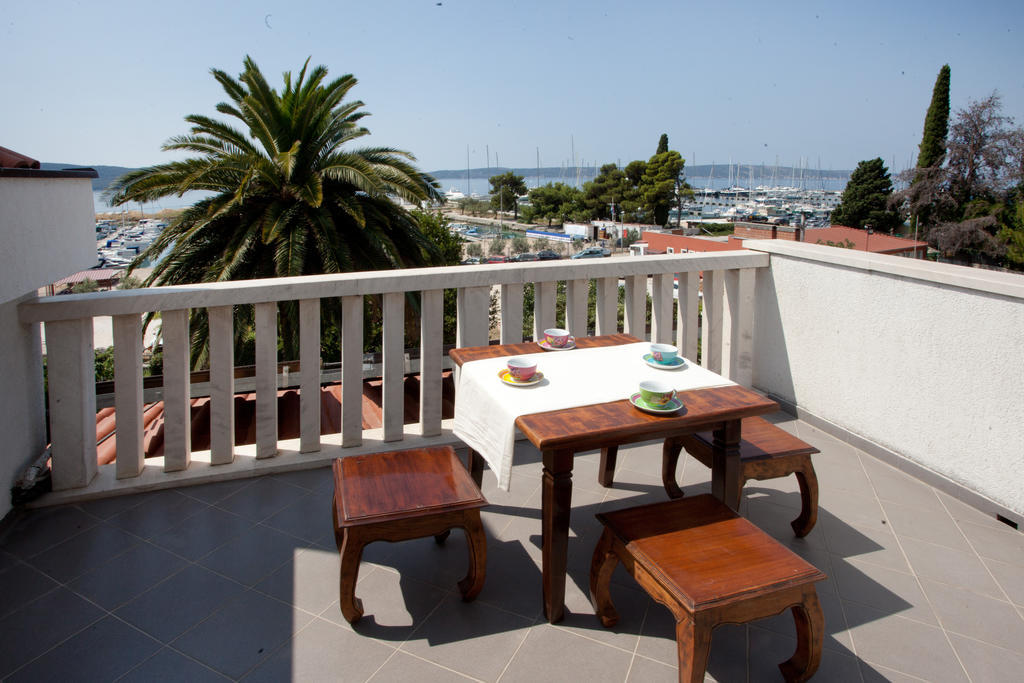 Yacht Beach Apartments Kaštela Δωμάτιο φωτογραφία